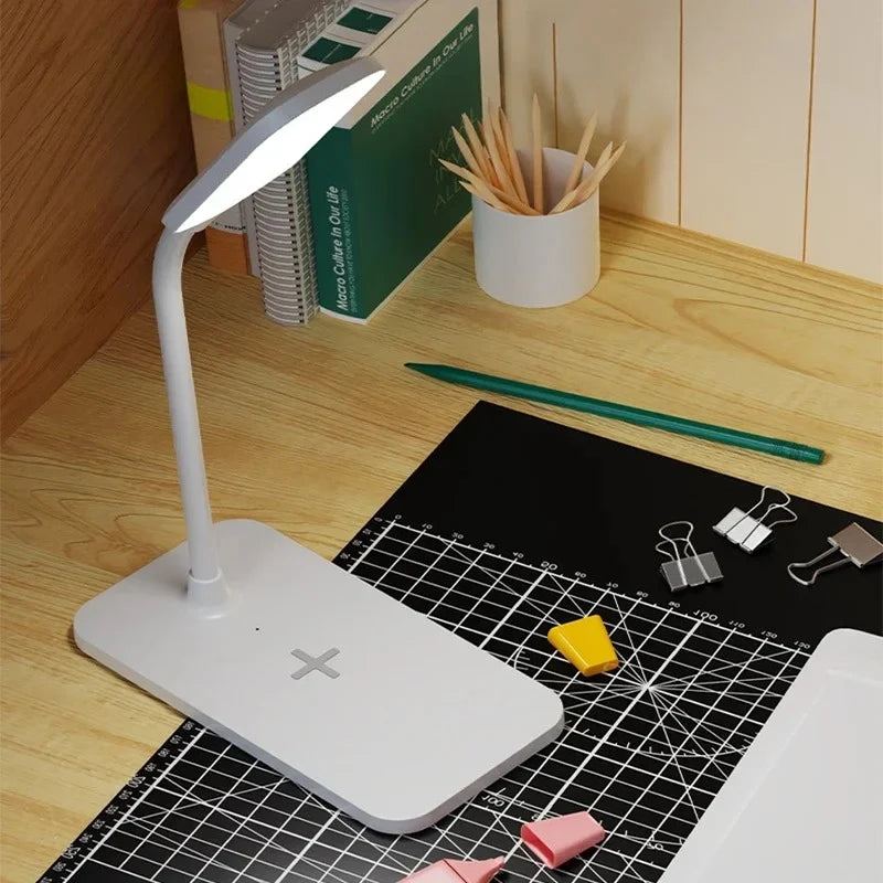 Slimme LED Bureaulamp met Draadloze Oplader en Klok – Multifunctioneel Design